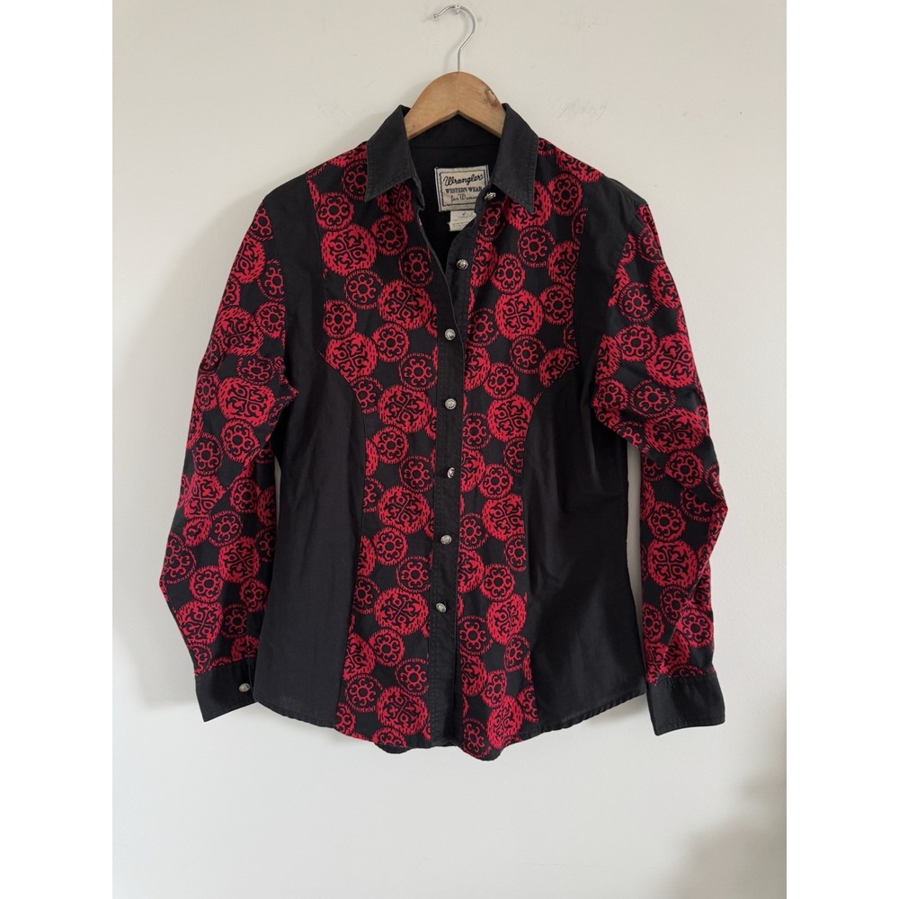 Vintage Wrangler Women's Black and Red‎ Western Shirt size Medium